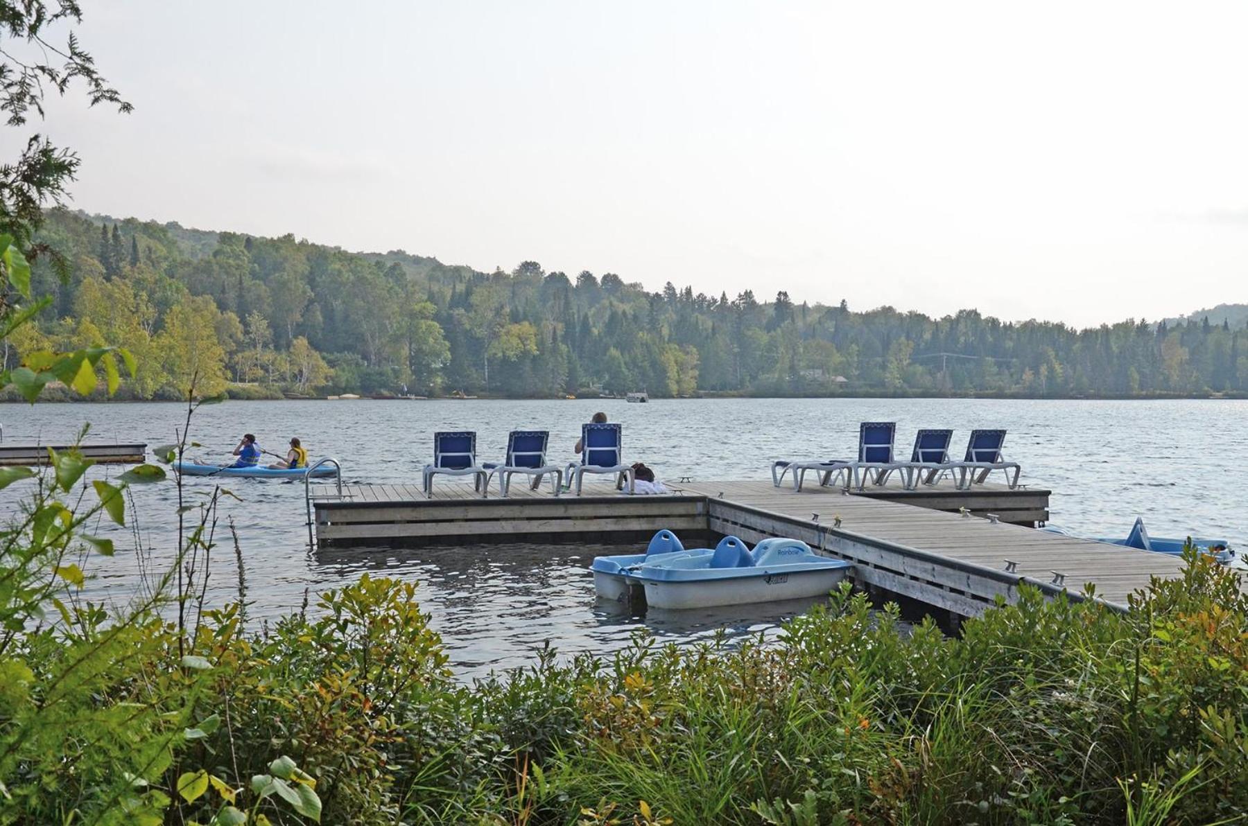 Lakefront Mountain View Remote Work - 1 Bd Suite Lac-Superieur Zewnętrze zdjęcie